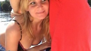 пикат блондинки для экстрим секса в лодке на речке смотреть онлайн